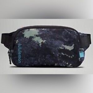 Lululemon Mini Belt Bag ~ Psychedelic Toile Peri Purple